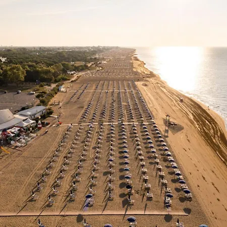 Stylish With Outdoor Pool * Bibione