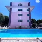 Stylish With Outdoor Pool *