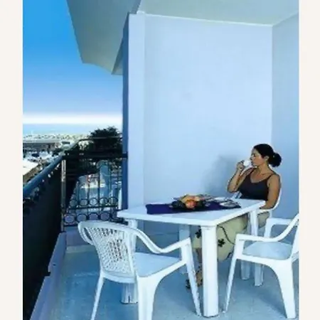 Stylish With Outdoor Pool Apartment