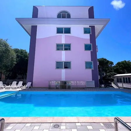 Apartment Stylish With Outdoor Pool Bibione