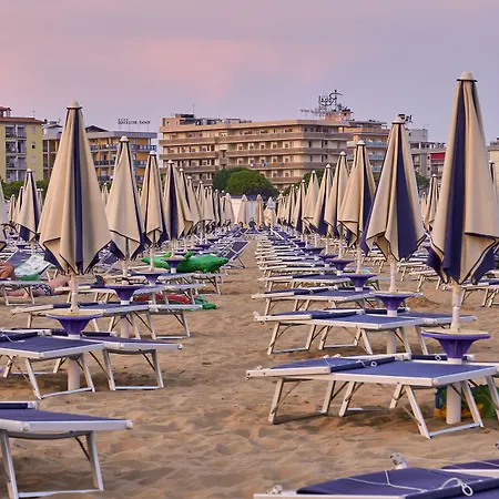 Stylish With Outdoor Pool * Бібіоне